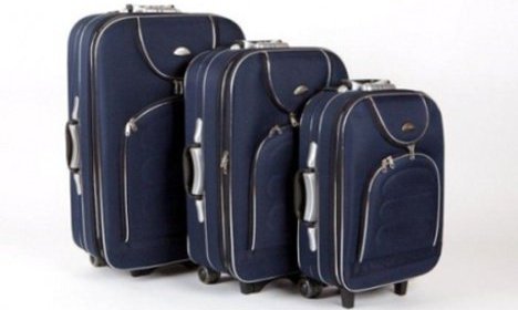 Kufor na cesty - sada troch cestovných kufrov.